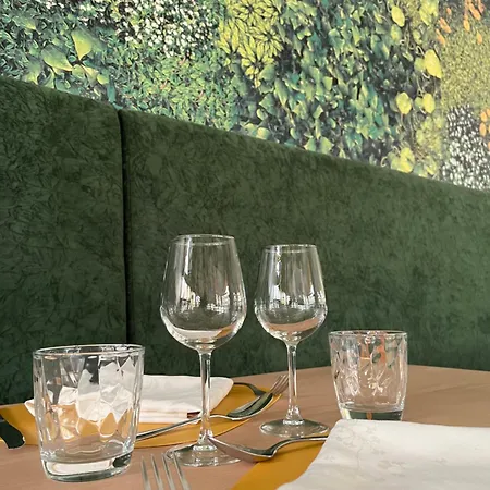 호텔 Le Bois Dormant-hotel Restaurant & Logis 샹파뇰