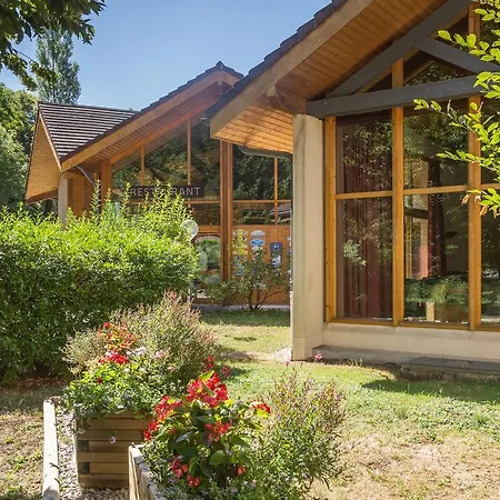 Le Bois Dormant-Hotel Restaurant & Spa Logis Hotel Hotel Champagnole