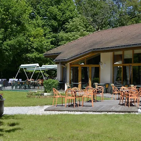 מלון Le Bois Dormant-hotel Restaurant & Logis 3*