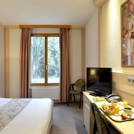 Le Bois Dormant-hotel Restaurant & Logis