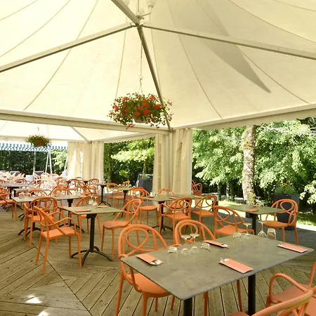Le Bois Dormant-hotel Restaurant & Logis 호텔 샹파뇰